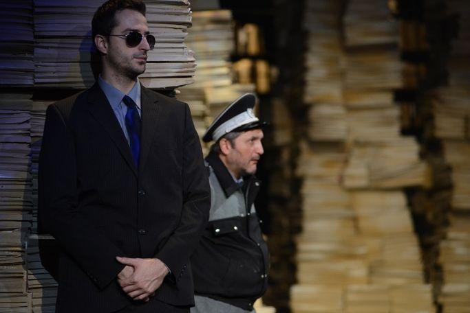 În spectacolul „Revizorul”, de la Teatrul Național București. Foto: Arhiva personală