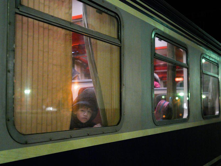 Refugiați în gara din Cluj-Napoca. Foto: Raul Ștef