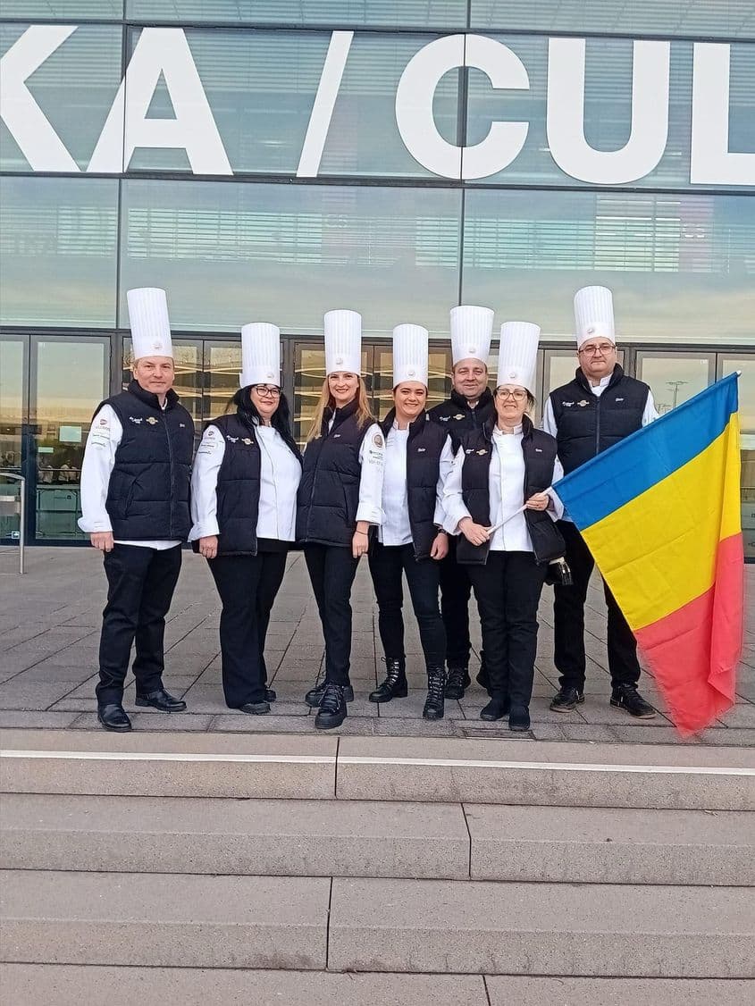 Cornelia Ghișoi și echipa ei. Foto: arhiva personală