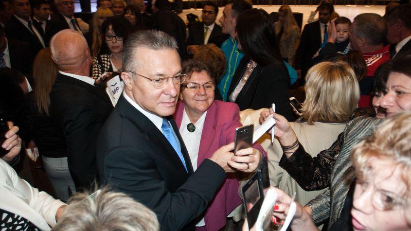 Diaconescu se adaptează solicitărilor „populare”. Foto: Lucian Muntean