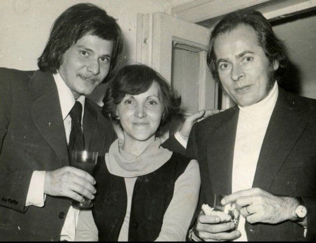 Părinții Ecaterinei, Silvia și Christian Paraschiv (cu mustață). Foto: Arhiva personală