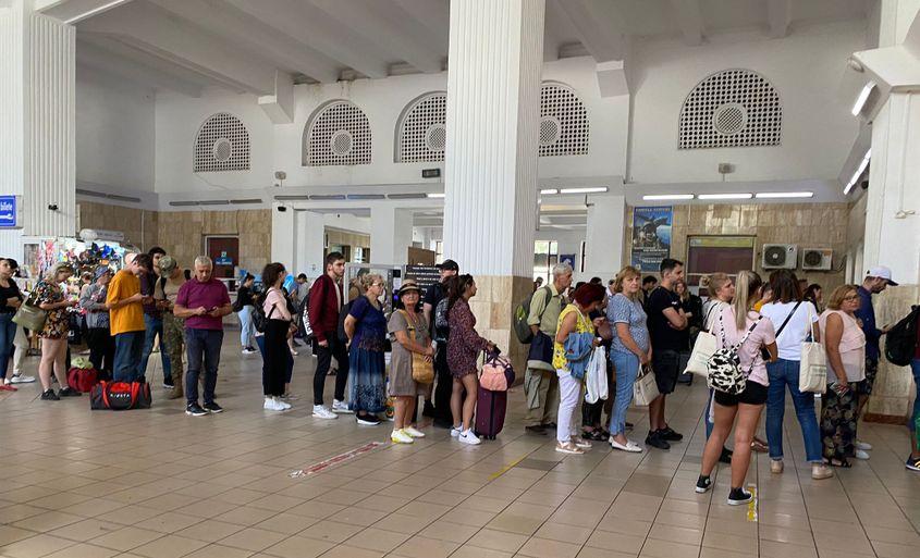 CFR Călători își asumă doar o mică parte din responsabilitatea întârzierilor pe calea ferată. Foto: Luiza Popovici / PressOne