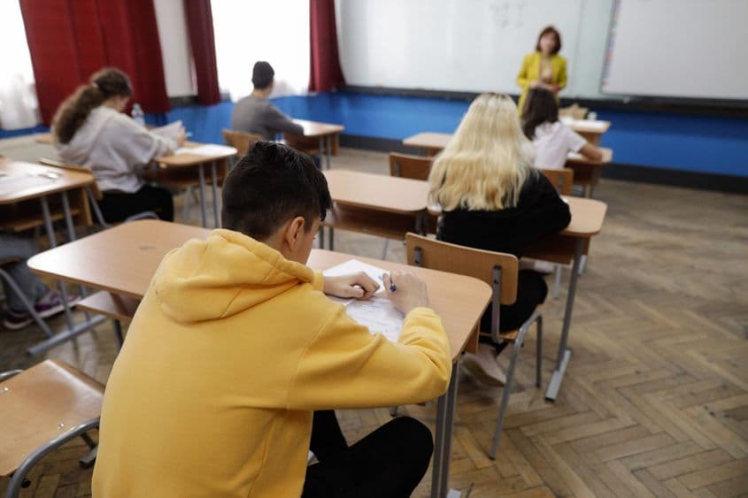 Anul școlar 2026-2027 începe fără manuale pentru elevii de clasa a IX-a. Profesorii atrag atenția că acest scenariu este unul obșnuit. <br>Foto: Inquam Photos / George Călin