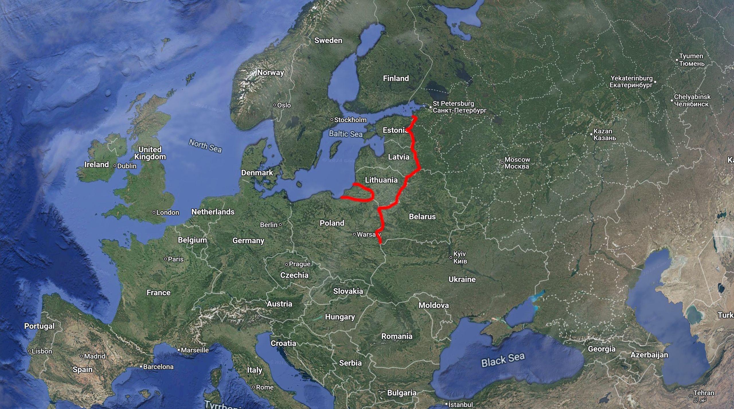 Scutul Estic începe la granițele Poloniei cu enclava rusească Kaliningrad și cu Belarus, dar se extinde și spre nord, la granița estică a Țărilor Baltice. Scutul face parte dintr-un concept mai larg al unui spațiu defensiv întărit pe toată granița de est a NATO, de la nord la Sud, inclusiv prin România.
