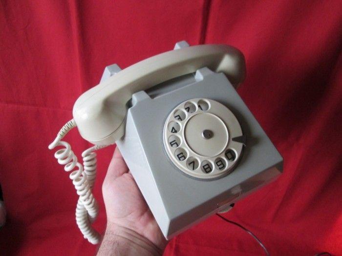 Telefon de altădată. Foto: okazii.ro