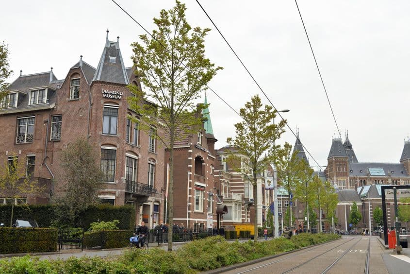 Muzeul Diamantului este situat într-o vilă din secolul al XIX-lea, în Museumplein, Amsterdam, Olanda.