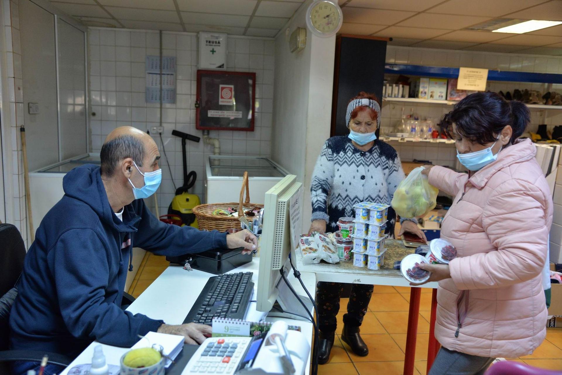 Somaro, magazinul social din Piața Matache. Foto Lucian Muntean
