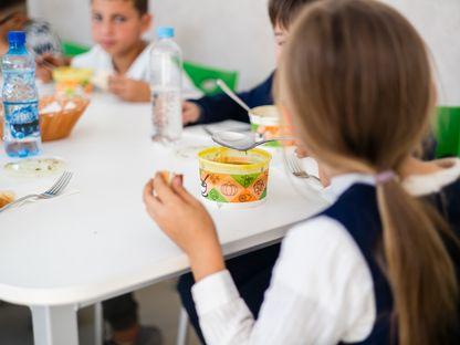 Puterea unui mesaj. Donațiile prin SMS schimbă societatea în mai bine, picătură cu picătură