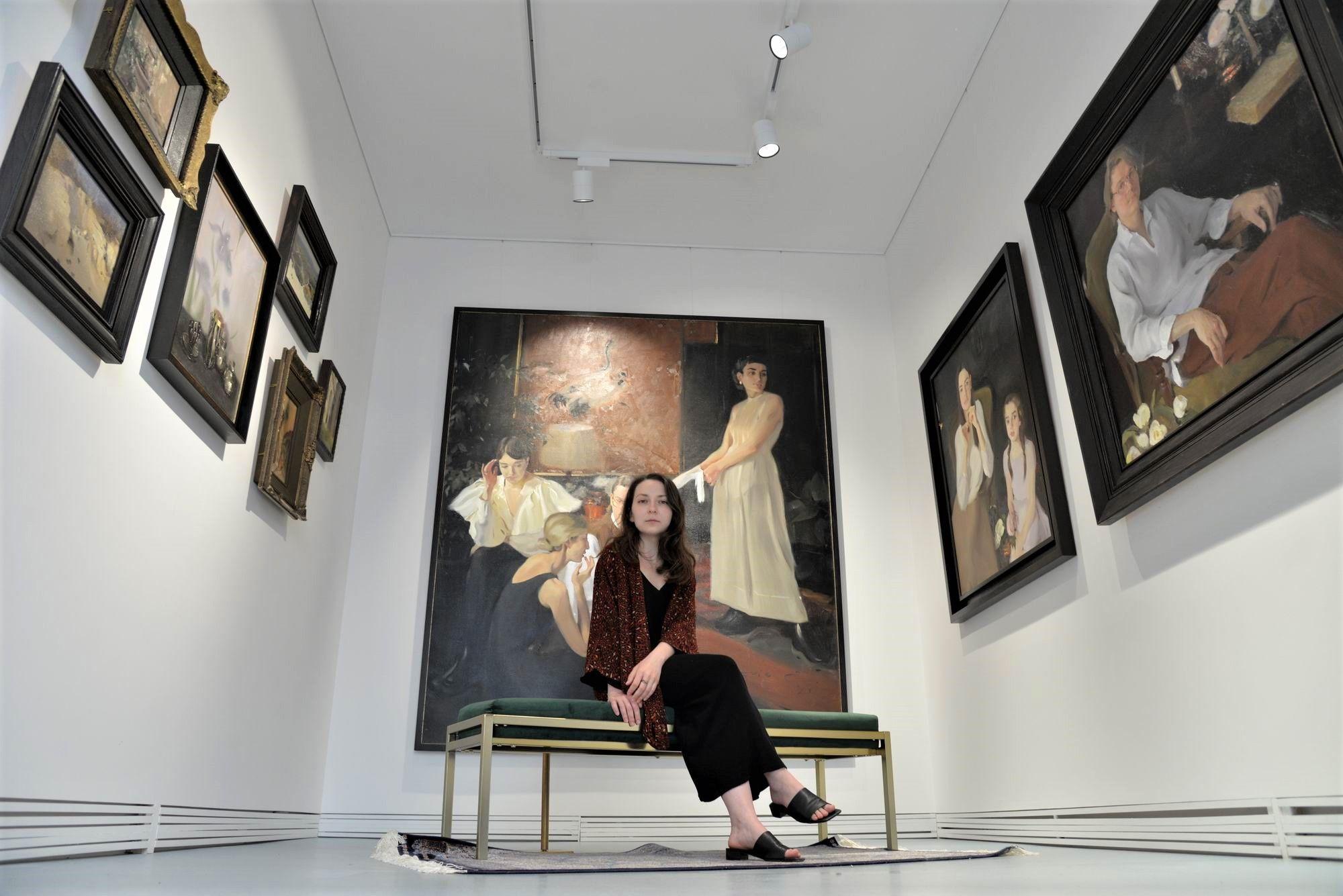 Elena Bria în expoziția din galeria Arbor din București, iunie 2021. Foto Lucian Muntean
