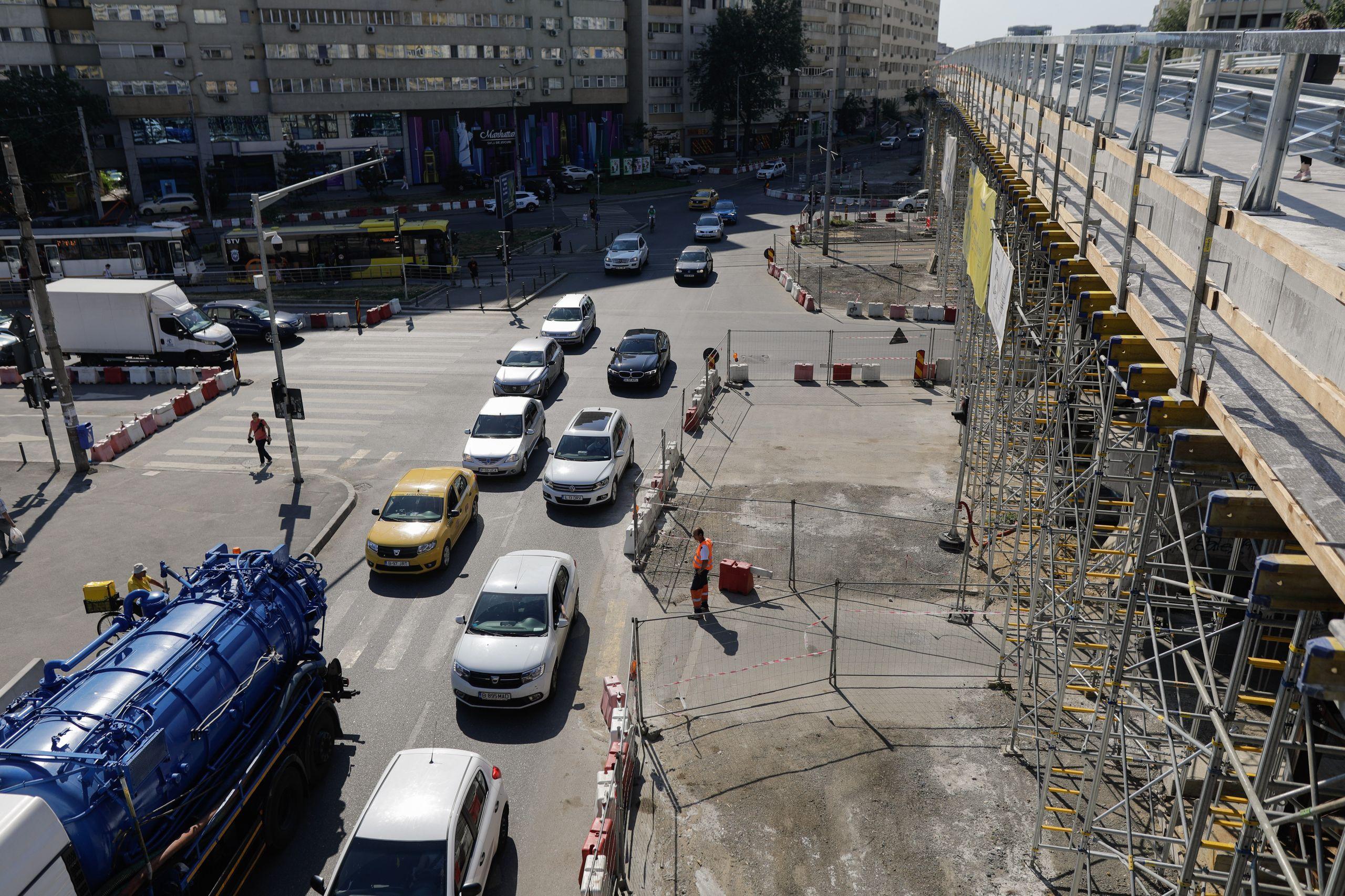 Șantierul pasajului de la Doamna Ghica din București a complicat viețile locuitorilor din zonă timp de 5 ani. Foto: Inquam Photos / George Calin<br>