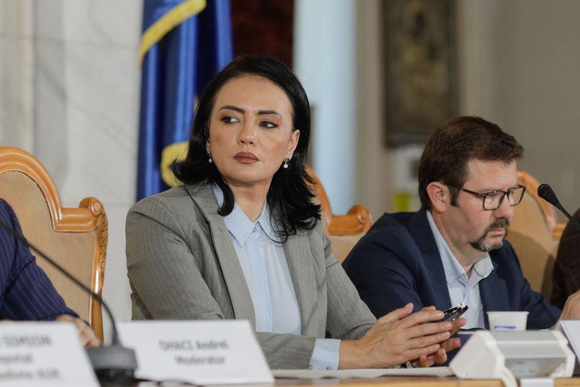 Laura Gherasim la dezbaterea cu tema "România în Pericol: Protejarea Patrimoniului Național", organizată de AUR, la Palatul Parlamentului din București, 16 noiembrie 2023. Inquam Photos / George Călin