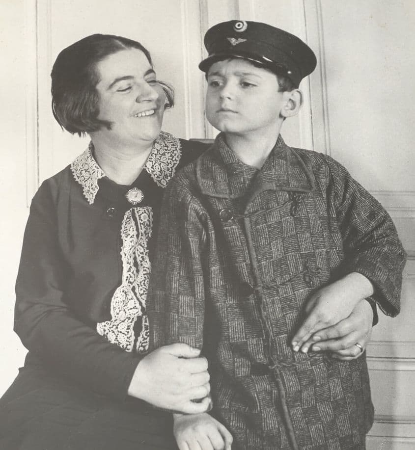 Ana Lipatti şi Valentin. Cadru realizat de Dinu Lipatti, care era pasionat de fotografie.