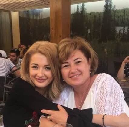 Stela Babău, președinta OFSD Bihor, și fiica sa Iolanda, detașată în Ministerul Sănătății. Foto: Facebook