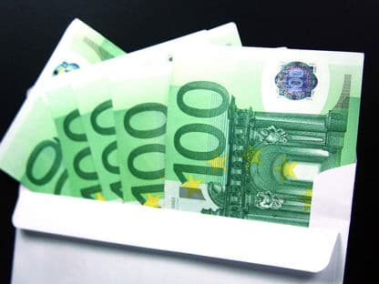 Și birocrația poate ucide: bolnavii de leucemie, ignorați pentru 1117 euro