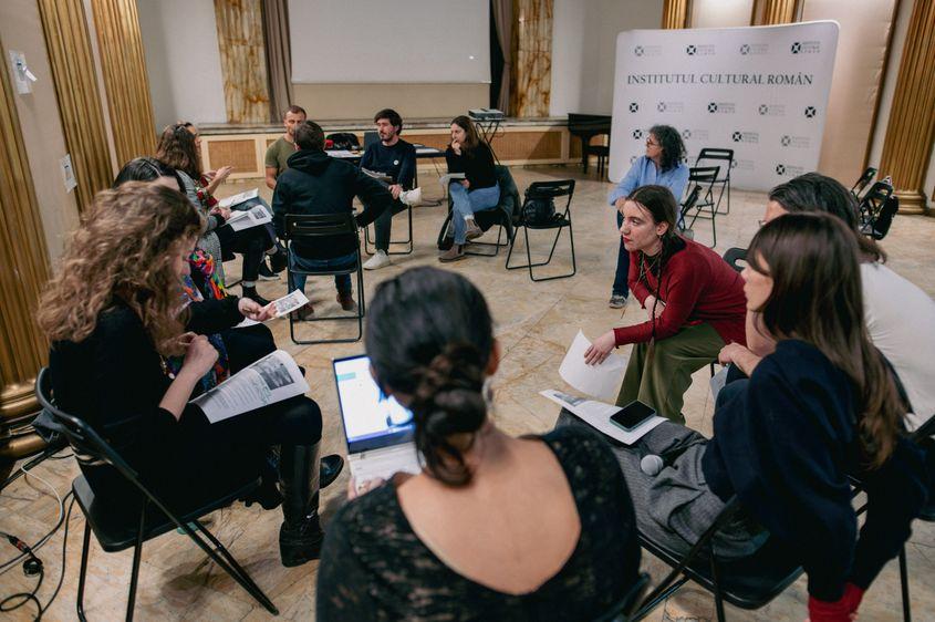 Activitate de formare în accesibilizare a echipei festivalului Animest și a altor organizatori de festivaluri de film, manageri culturali, distribuitori de film, producători, și reprezentanți ai instituțiilor de cultură din România. Foto: Animest