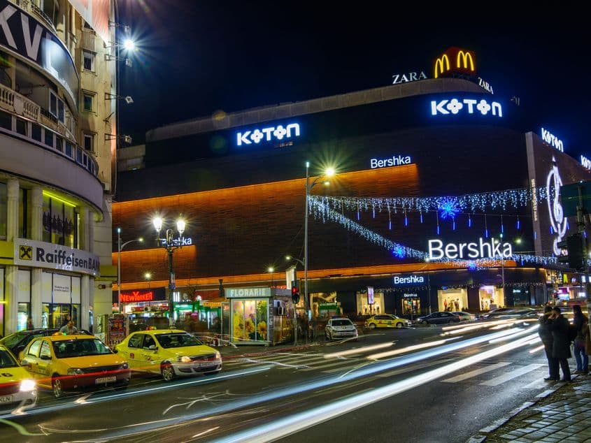 Centrul Bucureștiului, zona Unirii. foto: ID 66102061 © Vladsogodel | Dreamstime.com