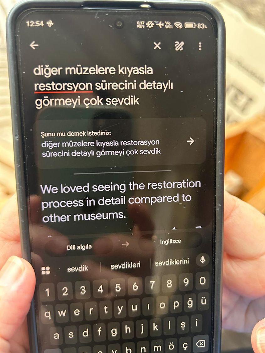 Turiștii ajunși la Muzeul Național de Istorie sunt impresionați de procesul de restaurare Foto: Bianca Dragomir