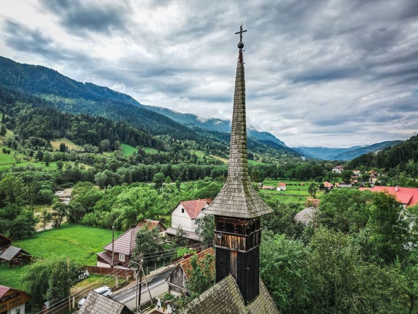 Biserica de lemn Sfinții Trei Ierarhi, Goiești, jud. Alba