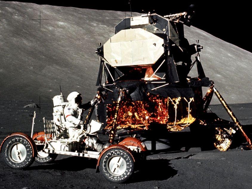 Eugene Cernan, ultimul om care a pășit pe Lună, a murit în 2017, la vârsta de 82 de ani, dar a sperat că ne vom întoarce acolo. Foto: NASA/Harrison Schmitt