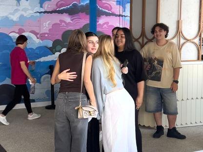 De la mall la ZBOR: cum se schimbă spațiul dintre școală și acasă pentru „tinerii din ziua de azi”