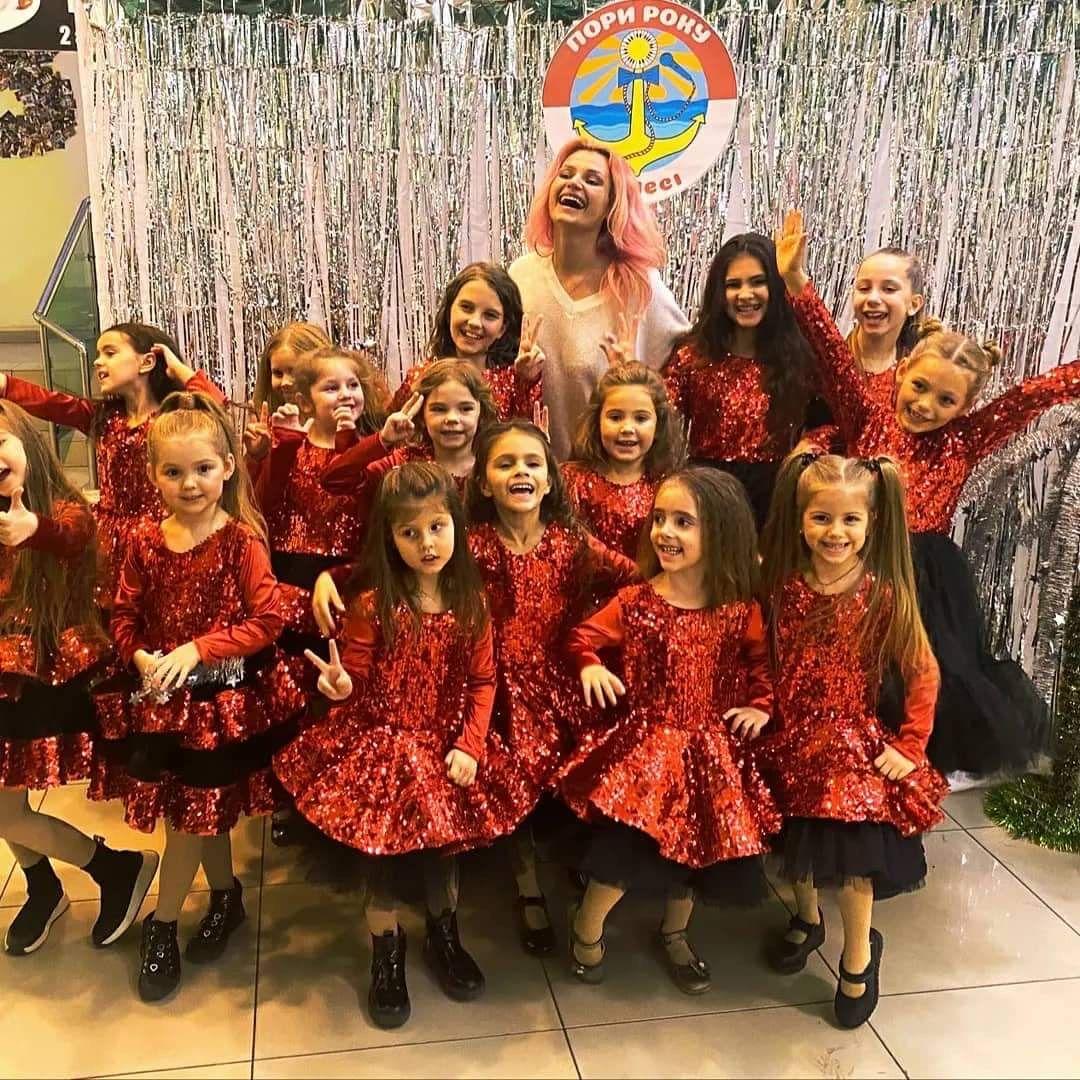 Olga și cursanții de la școala ei de muzică, Solo Luchik. Foto: arhiva personală