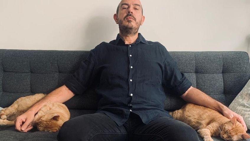 Alex Tocilescu și pisicile sale