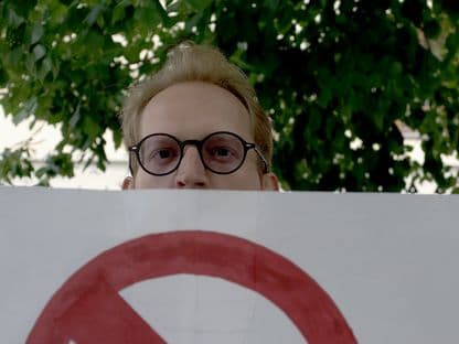 Vă Vedem din Sibiu. Oare la ce se gândesc cei ce tac?