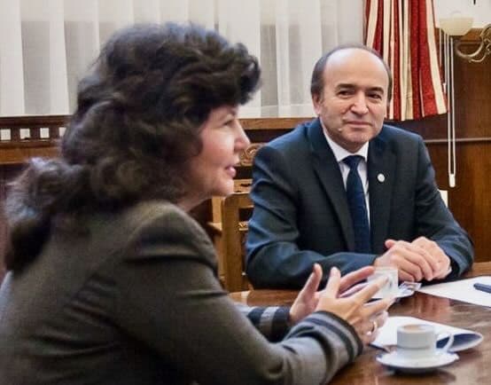 Mihaela Onofrei, fost prorector al Universității “Al. I. Cuza”, alături de fostul rector Tudorel Toader. FOTO: Ziarul de Iași