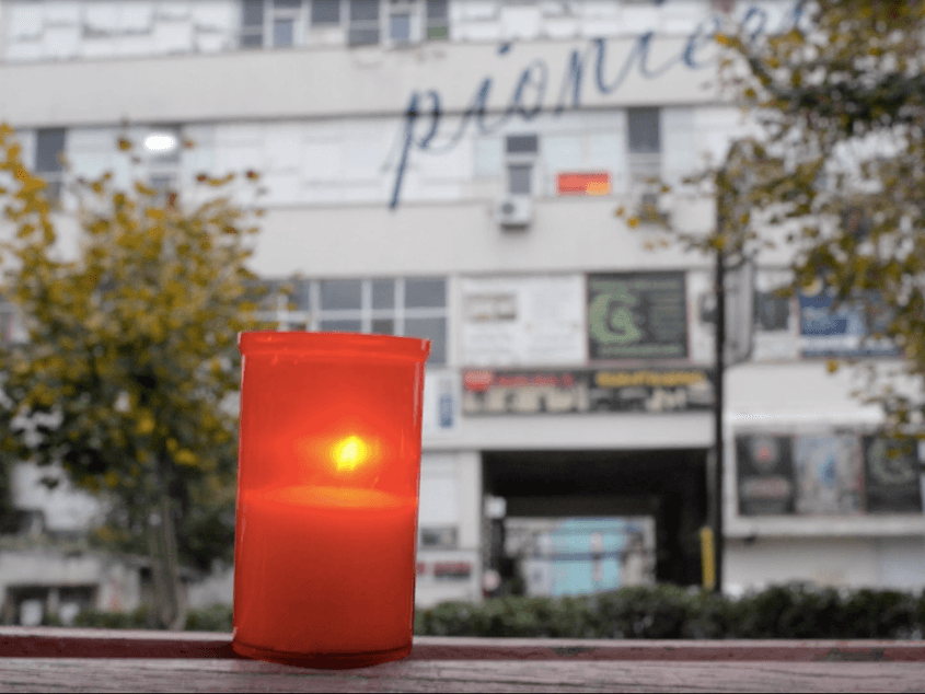 64 de persoane au murit în urma tragediei din #Colectiv. Imagine: Lucian Muntean.