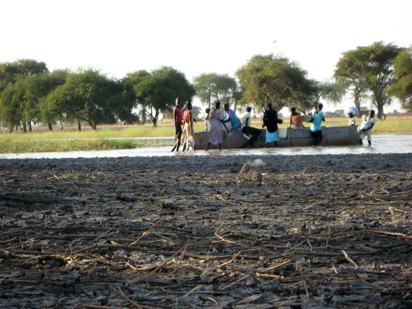 Localnici din Agok, Sudanul de Sud. Foto: Cristina Rusu