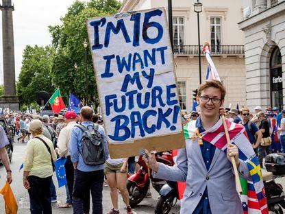 Tinerii și "gramatica războiului pentru Europa"