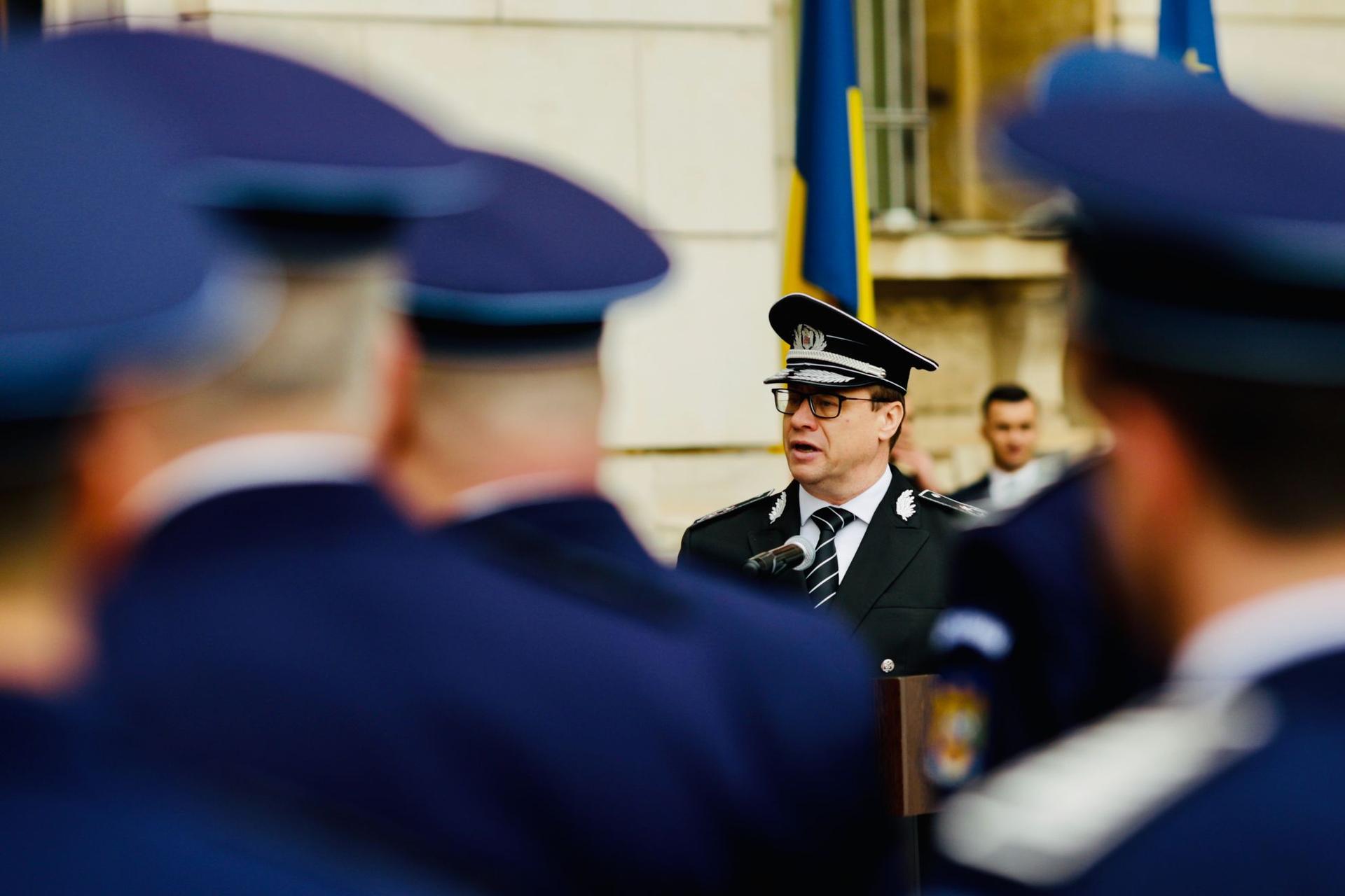 Șeful Poliției Române, Benone Matei, este personaj-central - alături de ministrul Lucian Bode, care l-a instalat în funcție în 2021 - în dosarul operațiunii de kompromat a cărui țintă e un jurnalist român de investigație. Săptămâna trecută, zece organizații internaționale au cerut din nou autorităților române să accelereze investigarea kompromatului și să respecte angajamentele pe care România și le-a asumat după publicarea “2022 Rule of Law Report”. FOTO: GEORGE CĂLIN / INQUAM PHOTOS