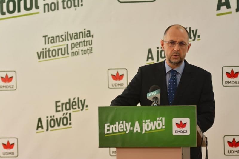 Kelemen Hunor amintește că sloganele UDMR au fost traduse și în limba română. Sursa foto: kelemenhunor.ro