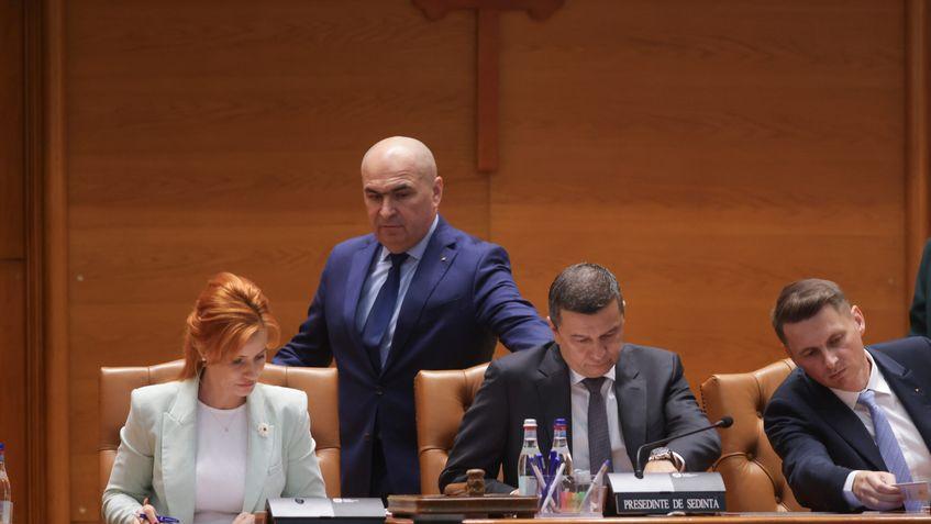 Sorin Grindeanu și Ilie Bolojan în plenul Parlamentului Foto: Inquam Photos / George Călin