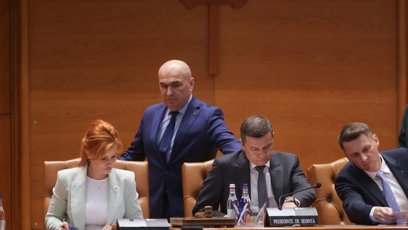 Sorin Grindeanu și Ilie Bolojan în plenul Parlamentului Foto: Inquam Photos / George Călin