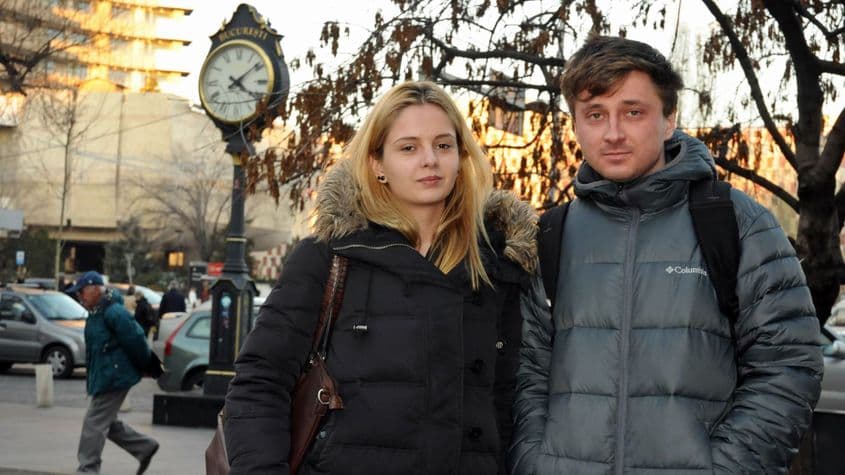 Victor Dobre cu prietena lui, Roberta Ioniță, care s-a implicat și ea în asociația „Colectiv pentru viitor”.
