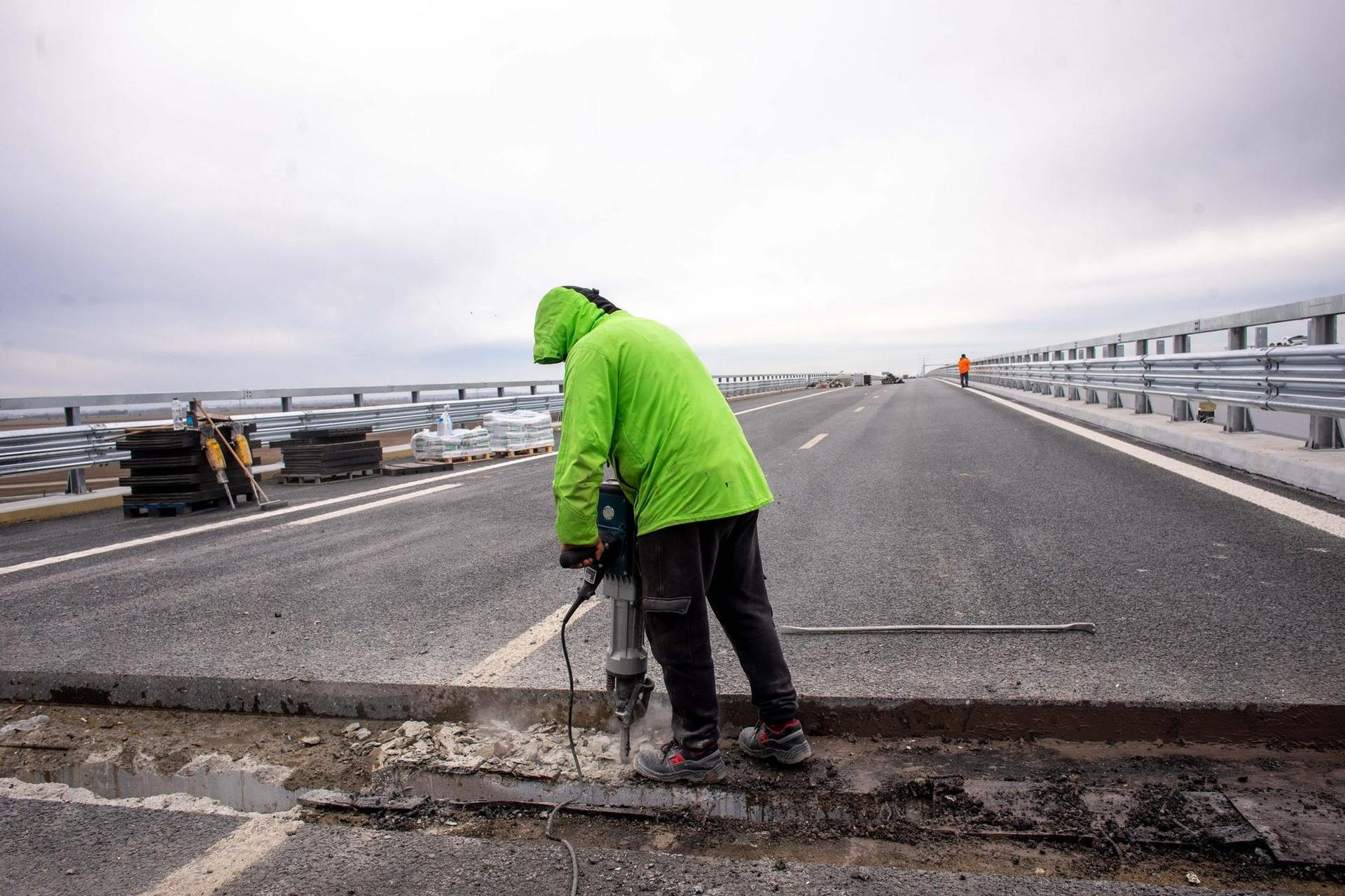 After more than 30 years, Romania has barely managed to reach 1000 kilometres of motorway. Photo: Bucharest Ring Road, generic image, Inquam Photos / Ovidiu Micsik