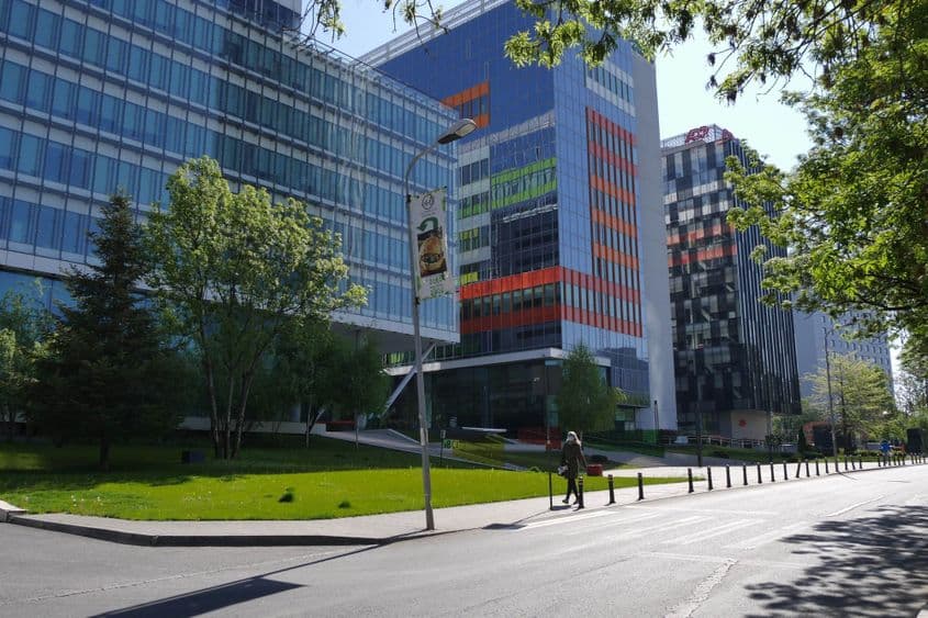 Birourile scumpe din Pipera zac goale în vremea pandemiei. Greu de spus ce procent de angajați va reveni la birou. Foto: Lucian Muntean