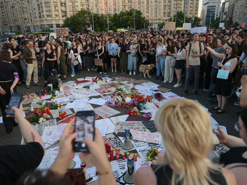 Protest impotriva violentei asupra femeilor, organizat de Centrul Filia cu sprijinul mai multor ONG-uri in Piata Victoriei, Bucuresti, 3 Iunie 2025. foto: Inquam Photos / Codrin Unici