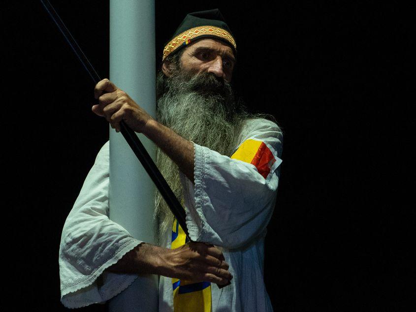 Susținători ai lui Călin Georgescu protestează în dreptul Curții Constituționale din București, 11 martie 2025. Inquam Photos / Tudor Pană