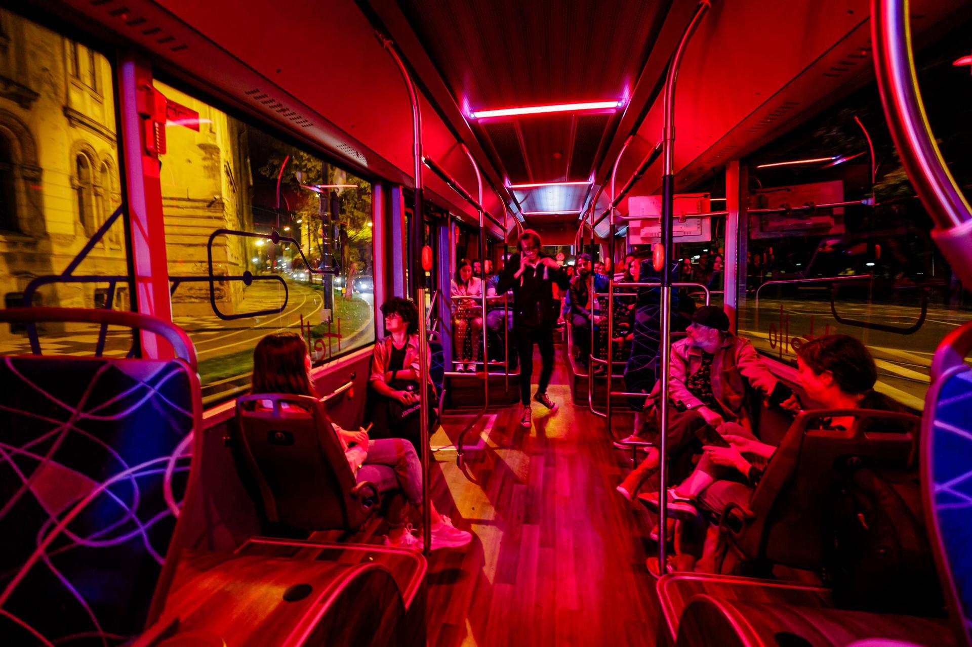 Night Theater. Teatru într-un autobuz electric, în fiecare seară timp de 10 zile. După primele 3 reprezentații, a fost sold out pentru toata perioada. Piesa de teatru este una originală, scrisă special pentru festival și inspirată din poveștile timișorenilor.