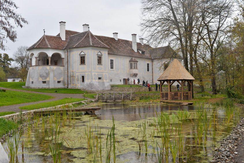 Grădina castelului de la Micloșoara.