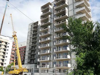 Fără casă în cel mai bogat oraș al României. Cum o familie evacuată de autorități așteaptă de 16 ani o locuință socială