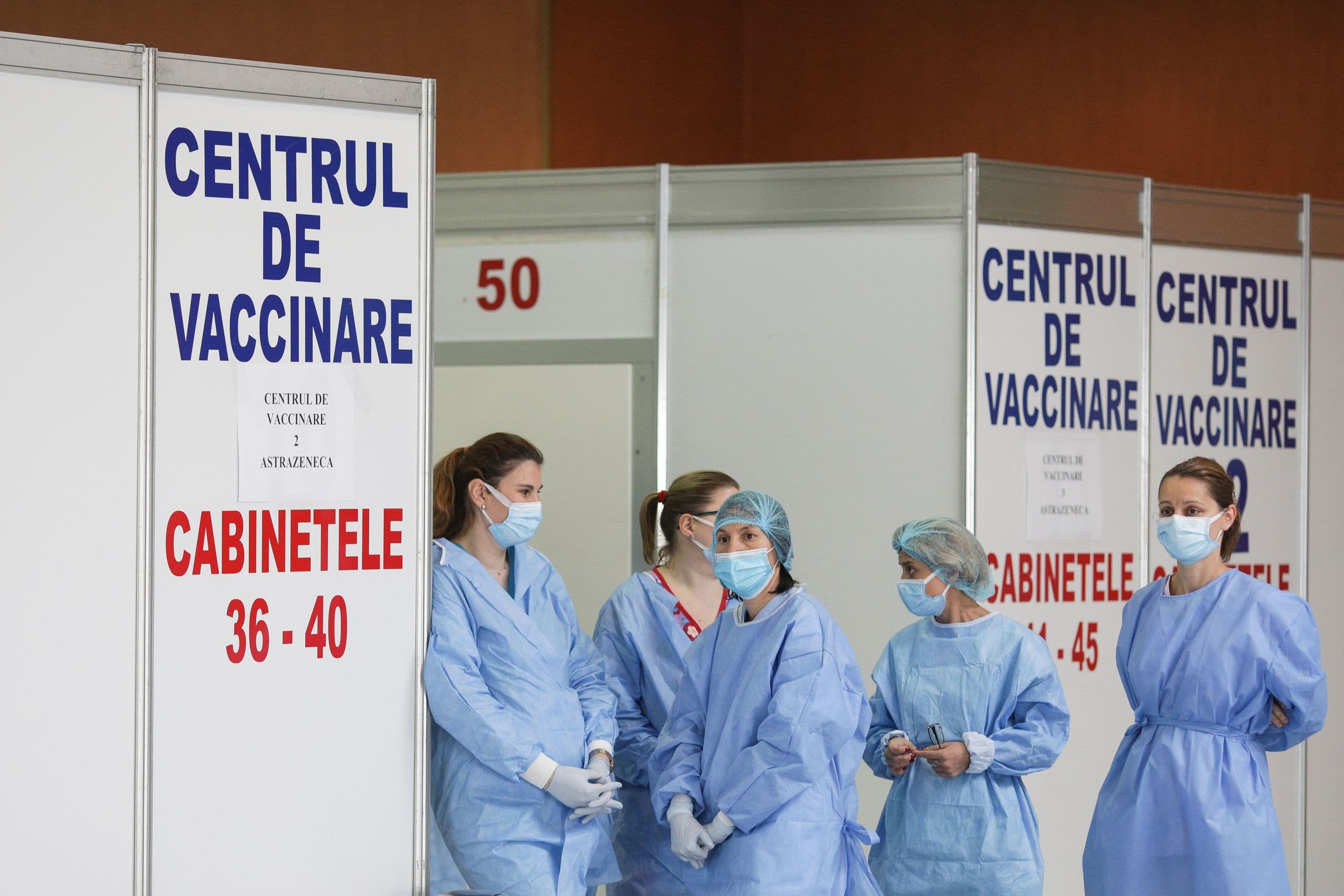 Fluxuri de vaccinare împotriva COVID-19 deschise pentru cadrele didactice la centrele din cadrul Romexpo, în București, 24 februarie 2021. Foto: Inquam Photos / Octav Ganea
