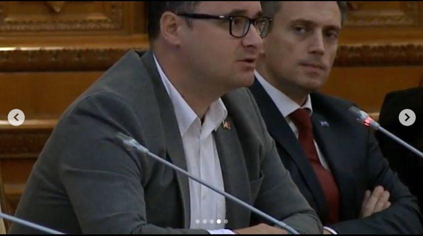 Împreună cu Cătălin Ivan în Parlament. Foto: ADN.