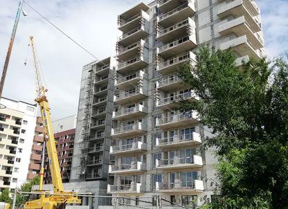 Fără casă în cel mai bogat oraș al României. Cum o familie evacuată de autorități așteaptă de 16 ani o locuință socială