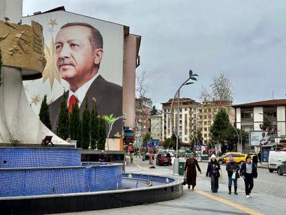 Erdogan's last battle for power. Who is the Turkish president, how did he come to power and what are his chances to win the elections again?