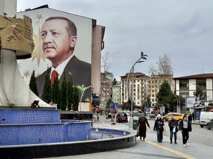 Erdogan's last battle for power. Who is the Turkish president, how did he come to power and what are his chances to win the elections again?