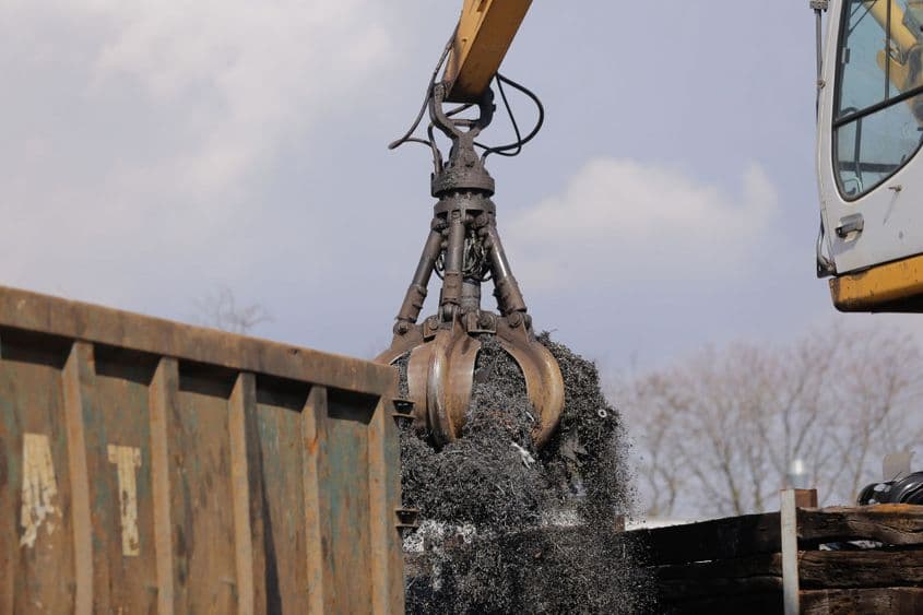 Mașinile sunt o sursă de materiale reciclabile, dar nu avem o imagine clară a modului în care se face reciclarea propriu-zisă în România. Foto: George Călin, Inquam Photos