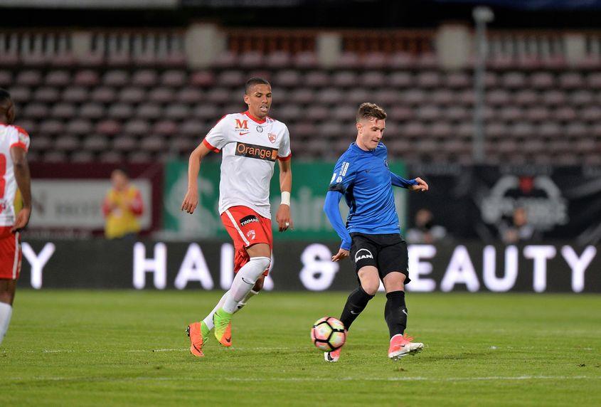Carlo Casap (în albastru) se operează vineri, la Roma. Foto: Gazeta Sporturilor